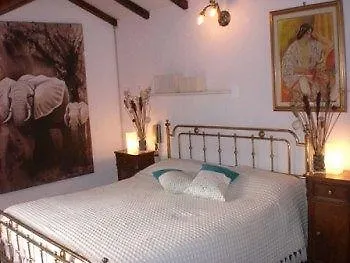 Casale Belladonna מלון 3*